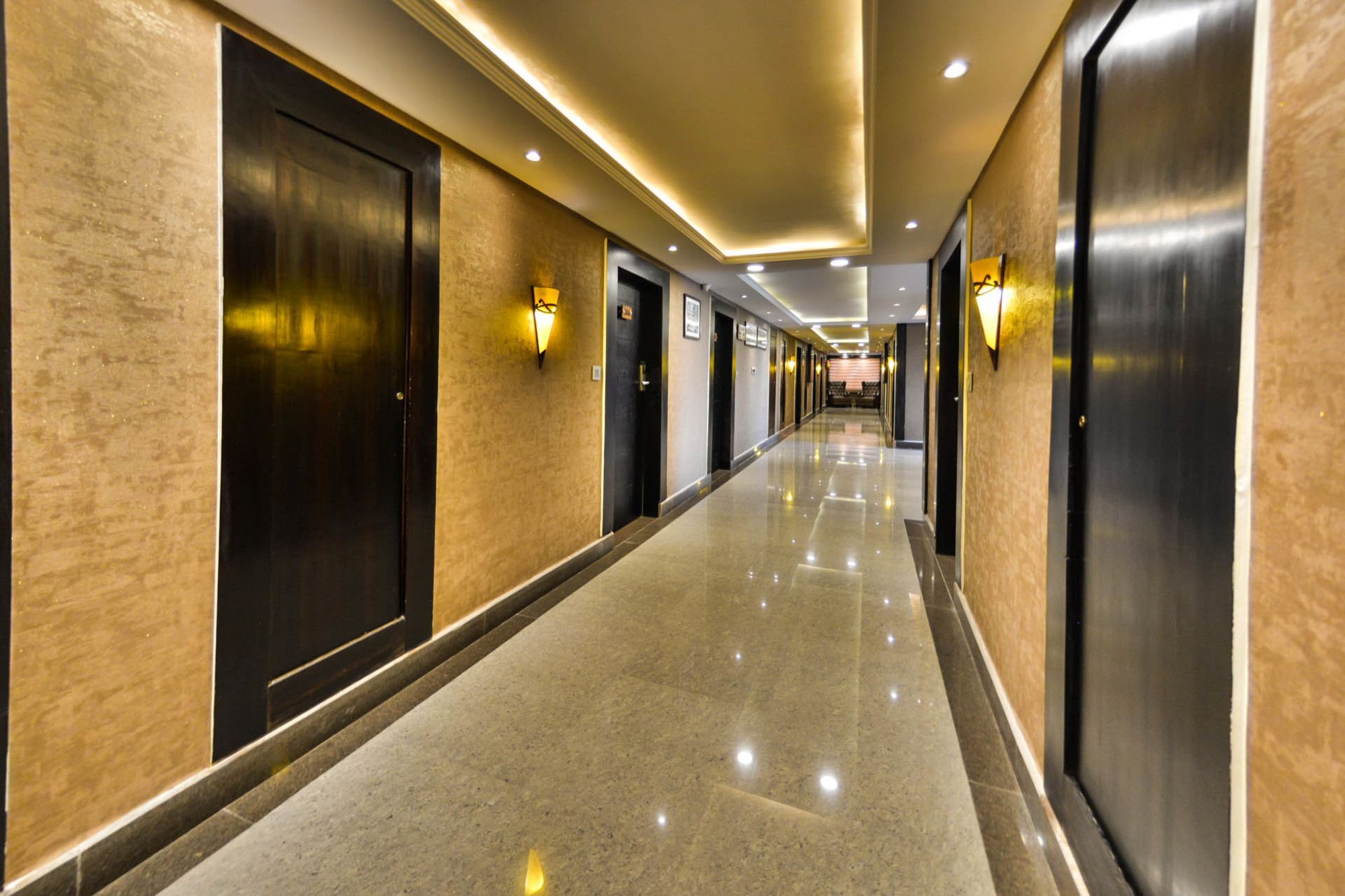 Heritage Luxury ศรีนาการ์ ภายนอก รูปภาพ