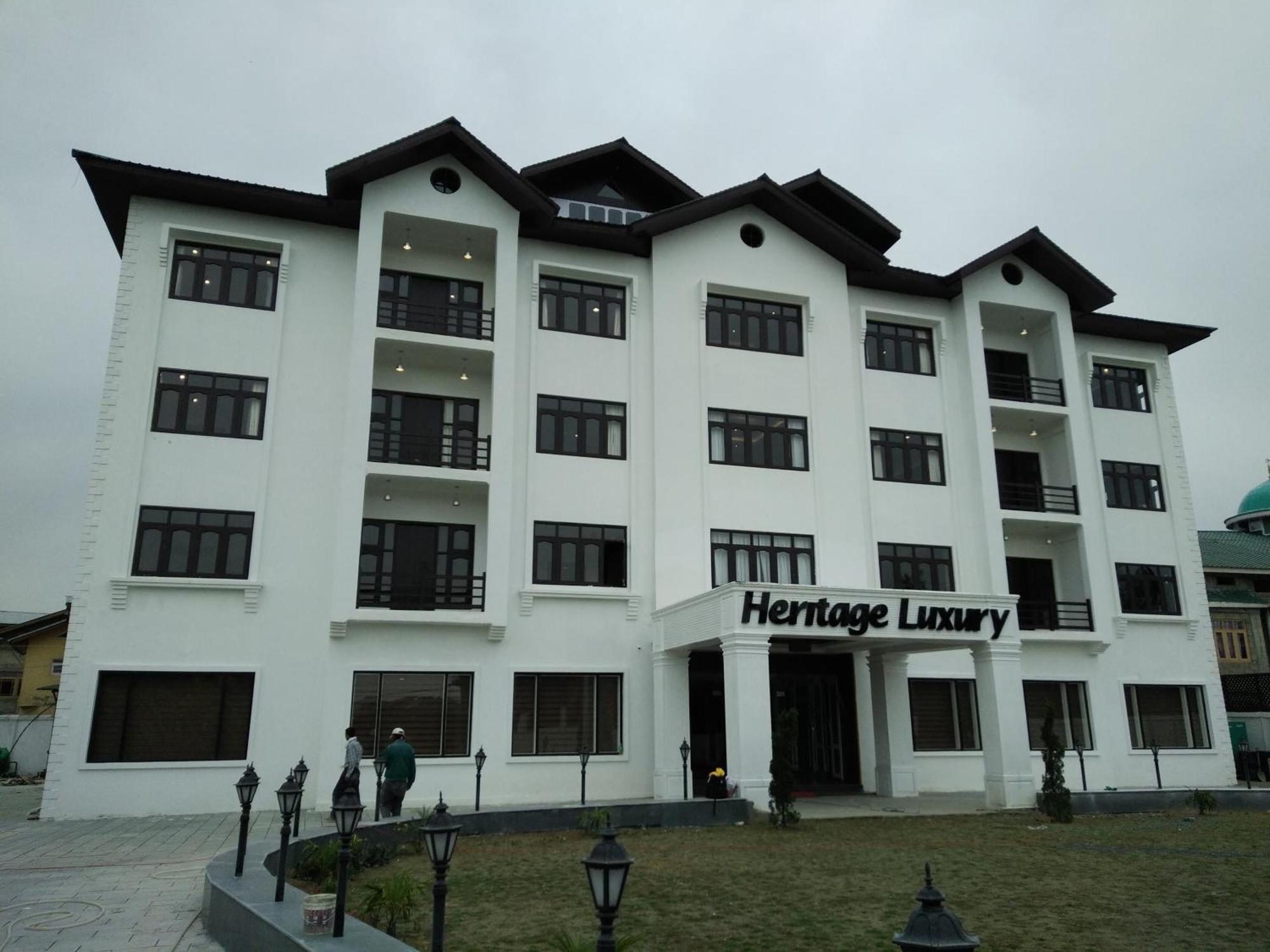 Heritage Luxury ศรีนาการ์ ภายนอก รูปภาพ