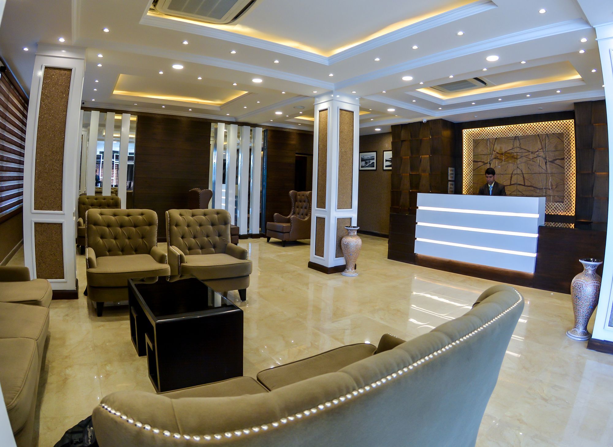 Heritage Luxury ศรีนาการ์ ภายนอก รูปภาพ